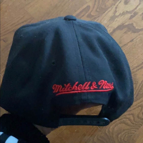 Toronto Raptors hats - Picture 3 of 8